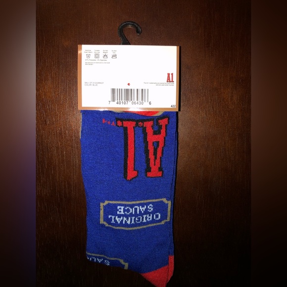 A1 STEAK SAUCE NOVELTY CREW SOCKS NWT MEN’S SHOE SIZE 6-12 - Picture 2 of 2